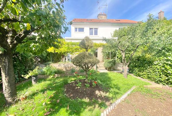 maison jumelée de 85 m2, 3 chambres, sous sol complet, garage, terrasse et jardin