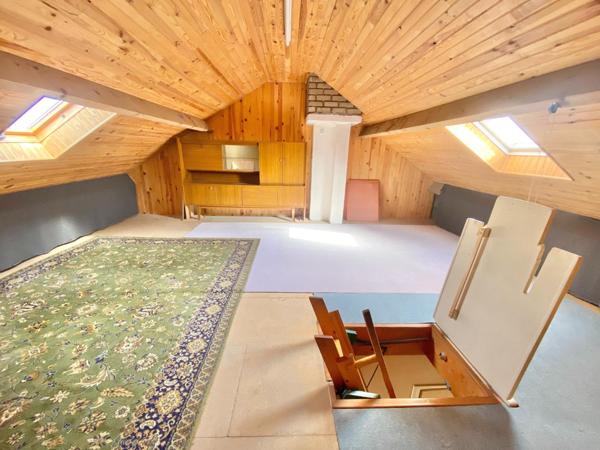 maison jumelée de 85 m2, 3 chambres, sous sol complet, garage, terrasse et jardin