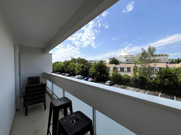 LE BOUSCAT CENTRE –T4 avec 3 balcons et parking.
