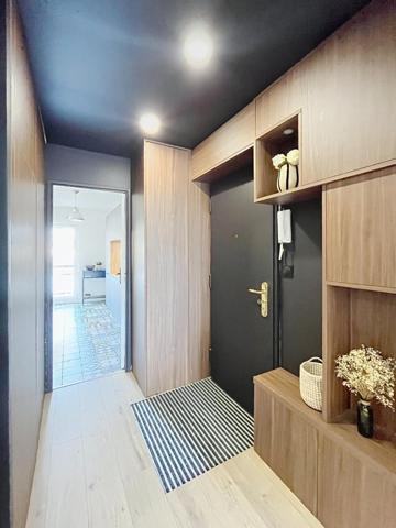 LE BOUSCAT CENTRE –T4 avec 3 balcons et parking.