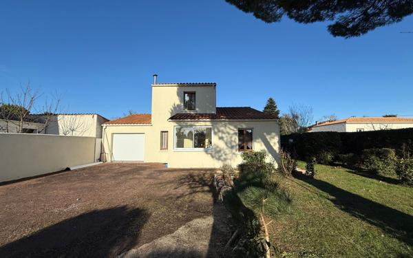 Maison à vendre    4 pièces •  Saint-Palais-sur-Mer