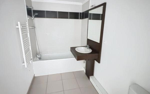 Appartement à vendre    2 pièces • 42 m2 Sorgues