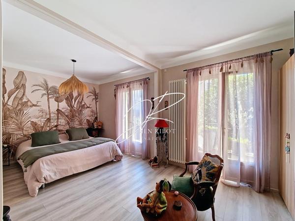 Maison T6 5 chambres 186 m² garage, cour, terrasse