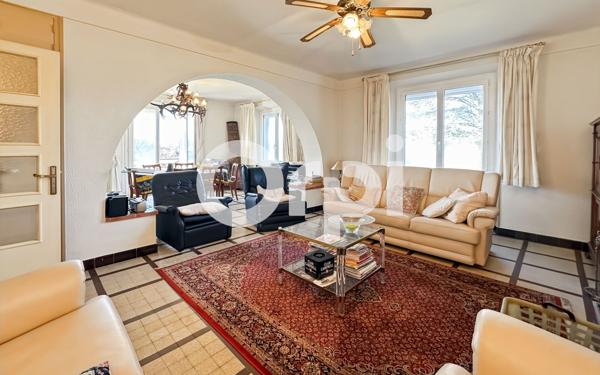 Maison à vendre    6 pièces •  Ruoms