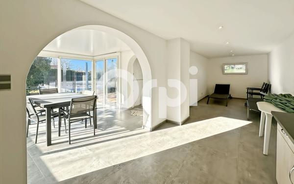 Maison à vendre    6 pièces •  Ruoms