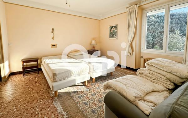 Maison à vendre    6 pièces •  Ruoms