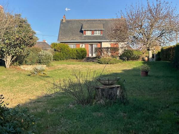 Maison traditionnelle 120 m2 avec 4 chambres sur terrain de 1600 m2 proche toutes commodités