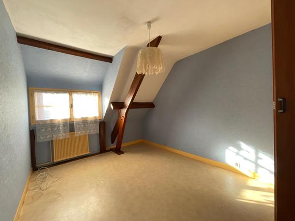 Maison traditionnelle 120 m2 avec 4 chambres sur terrain de 1600 m2 proche toutes commodités