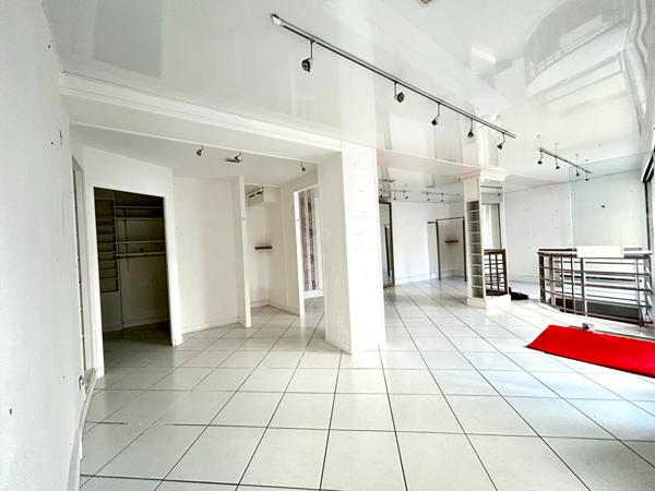 LOCAL COMMERCIAL - 67 m2 - CRAON