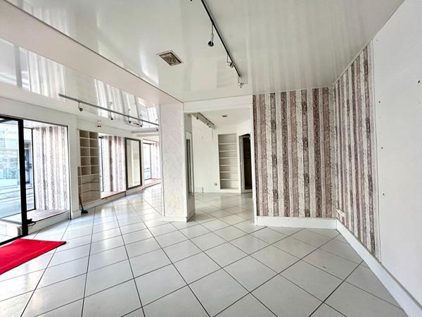 LOCAL COMMERCIAL - 67 m2 - CRAON