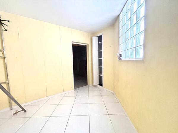 LOCAL COMMERCIAL - 67 m2 - CRAON