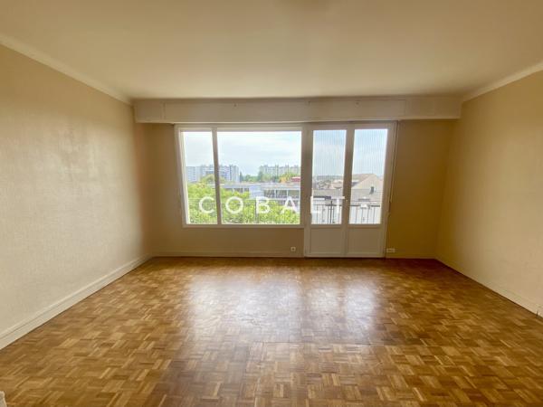 Appartement T4 spacieux avec balcon & vue dégagée