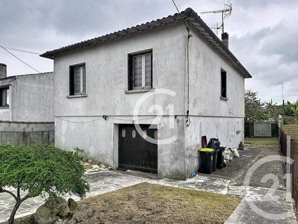 Maison à vendre  5 pièces - 96 m 2   COGNAC  - 16
