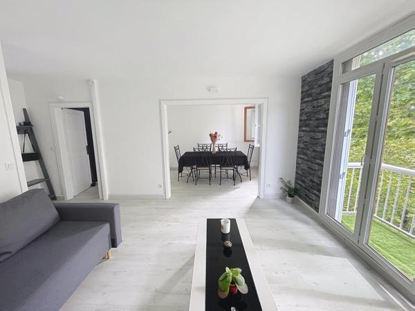 APPARTEMENT T 5 TRES LUMINEUX A PROXIMITE DU RER C