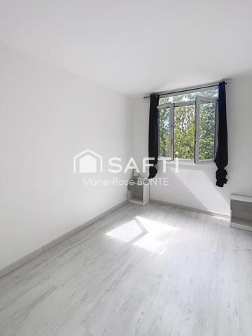 APPARTEMENT T 5 TRES LUMINEUX A PROXIMITE DU RER C