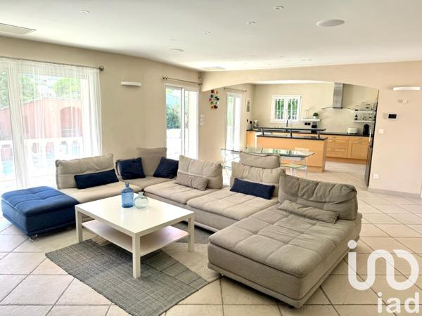 Maison à vendre 7 pièces 183 m² Cuers