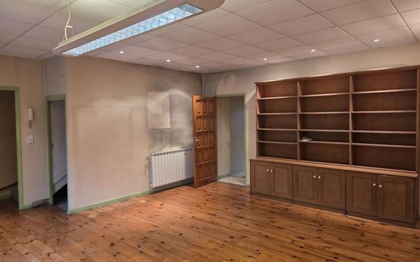 Immeuble à vendre    8 pièces • 467 m2 Mende