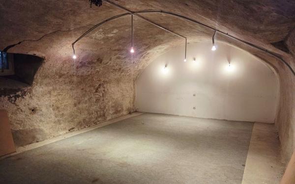 Immeuble à vendre    8 pièces • 467 m2 Mende