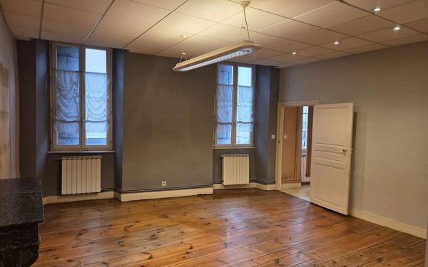 Immeuble à vendre    8 pièces • 467 m2 Mende