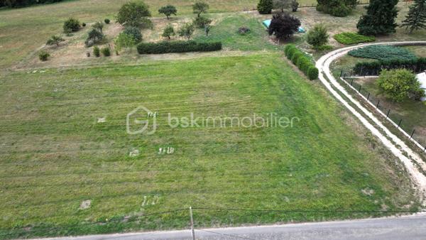 Terrain de 757 m²