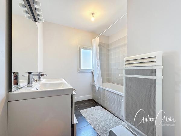 Maison de plain pied de 146 m² sur un terrain de 1000 m² environ