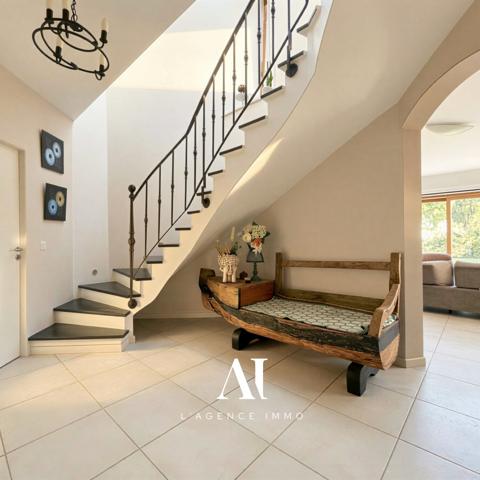 Maison Individuelle T5 – 200 M² – 4 Chambres – Vue Alpes & Jura – Double Garage – Terrain 880 M² – Divonne les Bain 01220