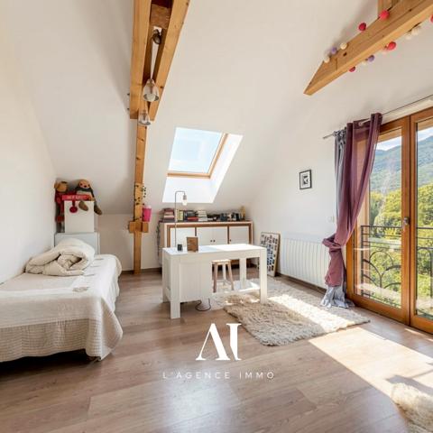 Maison Individuelle T5 – 200 M² – 4 Chambres – Vue Alpes & Jura – Double Garage – Terrain 880 M² – Divonne les Bain 01220