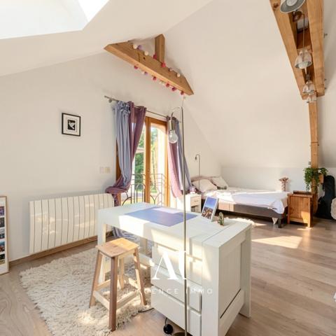 Maison Individuelle T5 – 200 M² – 4 Chambres – Vue Alpes & Jura – Double Garage – Terrain 880 M² – Divonne les Bain 01220