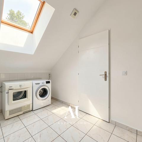 Maison Individuelle T5 – 200 M² – 4 Chambres – Vue Alpes & Jura – Double Garage – Terrain 880 M² – Divonne les Bain 01220