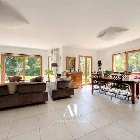 Maison Individuelle T5 – 200 M² – 4 Chambres – Vue Alpes & Jura – Double Garage – Terrain 880 M² – Divonne les Bain 01220