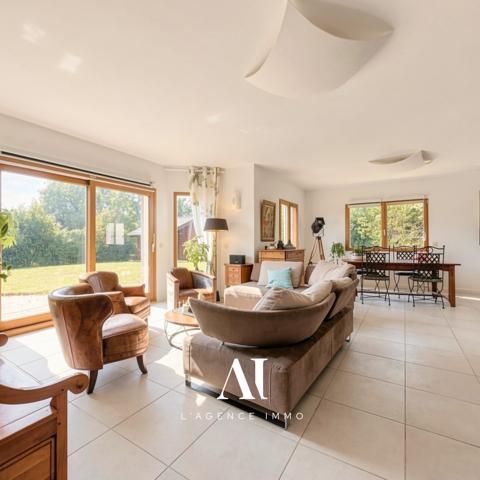 Maison Individuelle T5 – 200 M² – 4 Chambres – Vue Alpes & Jura – Double Garage – Terrain 880 M² – Divonne les Bain 01220