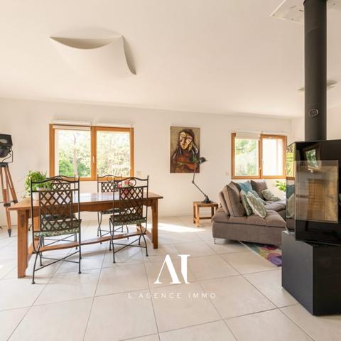 Maison Individuelle T5 – 200 M² – 4 Chambres – Vue Alpes & Jura – Double Garage – Terrain 880 M² – Divonne les Bain 01220