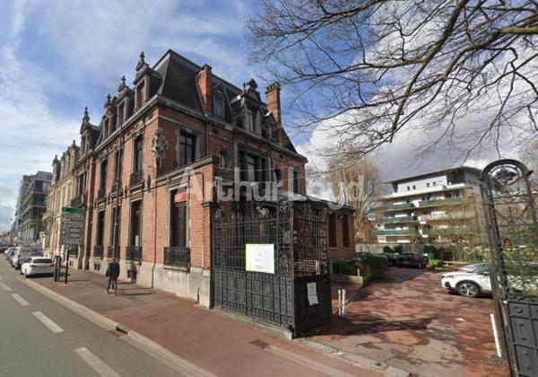Bureaux d'Exception à Louer ou à Vendre à Roubaix - Immeuble ERP avec Prestations Haut de Gamme
