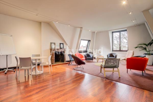 Bureaux d'Exception à Louer ou à Vendre à Roubaix - Immeuble ERP avec Prestations Haut de Gamme