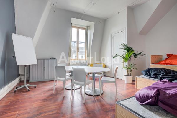 Bureaux d'Exception à Louer ou à Vendre à Roubaix - Immeuble ERP avec Prestations Haut de Gamme