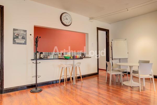 Bureaux d'Exception à Louer ou à Vendre à Roubaix - Immeuble ERP avec Prestations Haut de Gamme