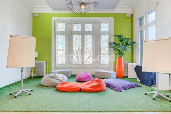 Bureaux d'Exception à Louer ou à Vendre à Roubaix - Immeuble ERP avec Prestations Haut de Gamme