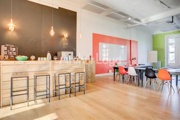 Bureaux d'Exception à Louer ou à Vendre à Roubaix - Immeuble ERP avec Prestations Haut de Gamme
