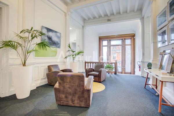 Bureaux d'Exception à Louer ou à Vendre à Roubaix - Immeuble ERP avec Prestations Haut de Gamme
