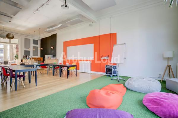 Bureaux d'Exception à Louer ou à Vendre à Roubaix - Immeuble ERP avec Prestations Haut de Gamme