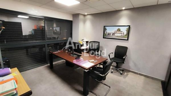 À LOUER 6 bureaux / 130 m²
