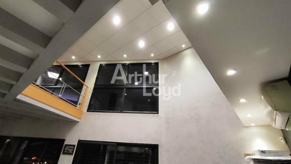 À LOUER 6 bureaux / 130 m²
