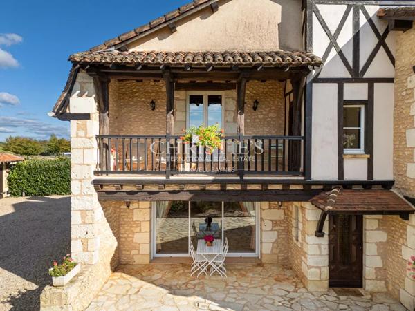 Propriété de caractère en pierre avec piscine et dépendances, au cœur du Périgord