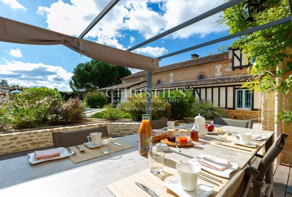 Propriété de caractère en pierre avec piscine et dépendances, au cœur du Périgord