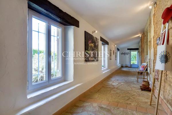 Propriété de caractère en pierre avec piscine et dépendances, au cœur du Périgord