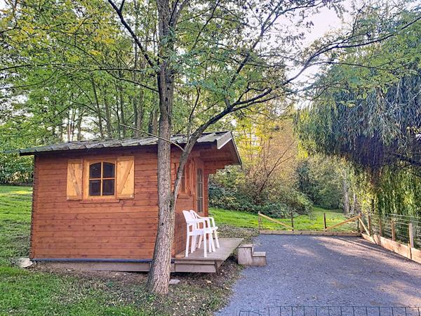 Terrain de loisir avec eau et éléctricité