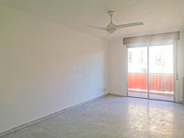 CESSOLE : APPARTEMENT 3 PIECES PROCHE COMMERCES