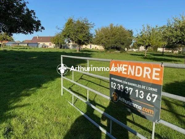 Vente                                                      Terrain
                        
                                         1298 m2                     à Le Ménil-de-Briouze