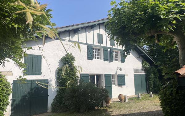 Maison à vendre    4 pièces •  Villefranque