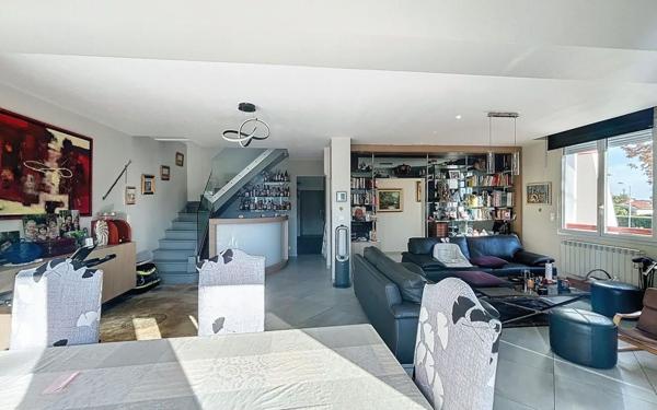 Maison à vendre    8 pièces • 273 m2 Anglet